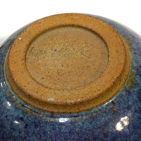 Stunning Blue drip stoneware bowl with lid excell… - Picture 6 of 16